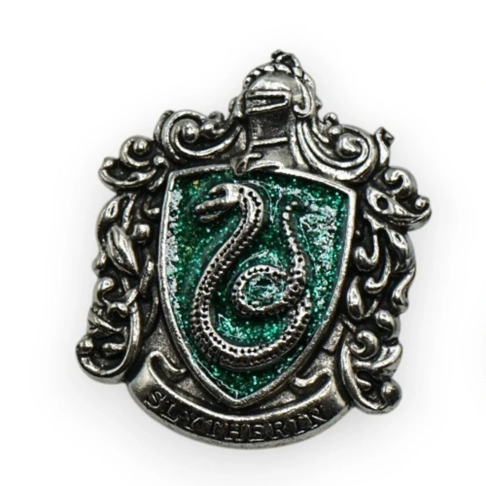 Wizarding World of Harry Potter Orlando Resort 4 Piece Complete Enamel Pin‎ Set